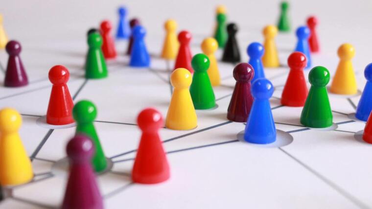 A network of figurines