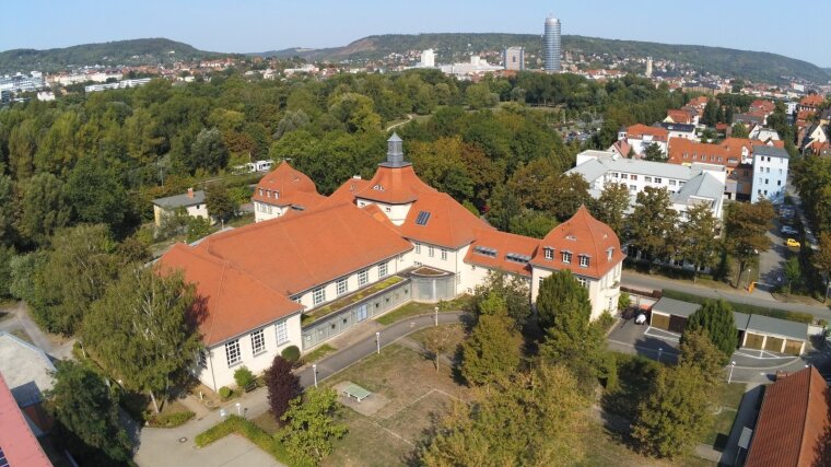 Institutsgebäude